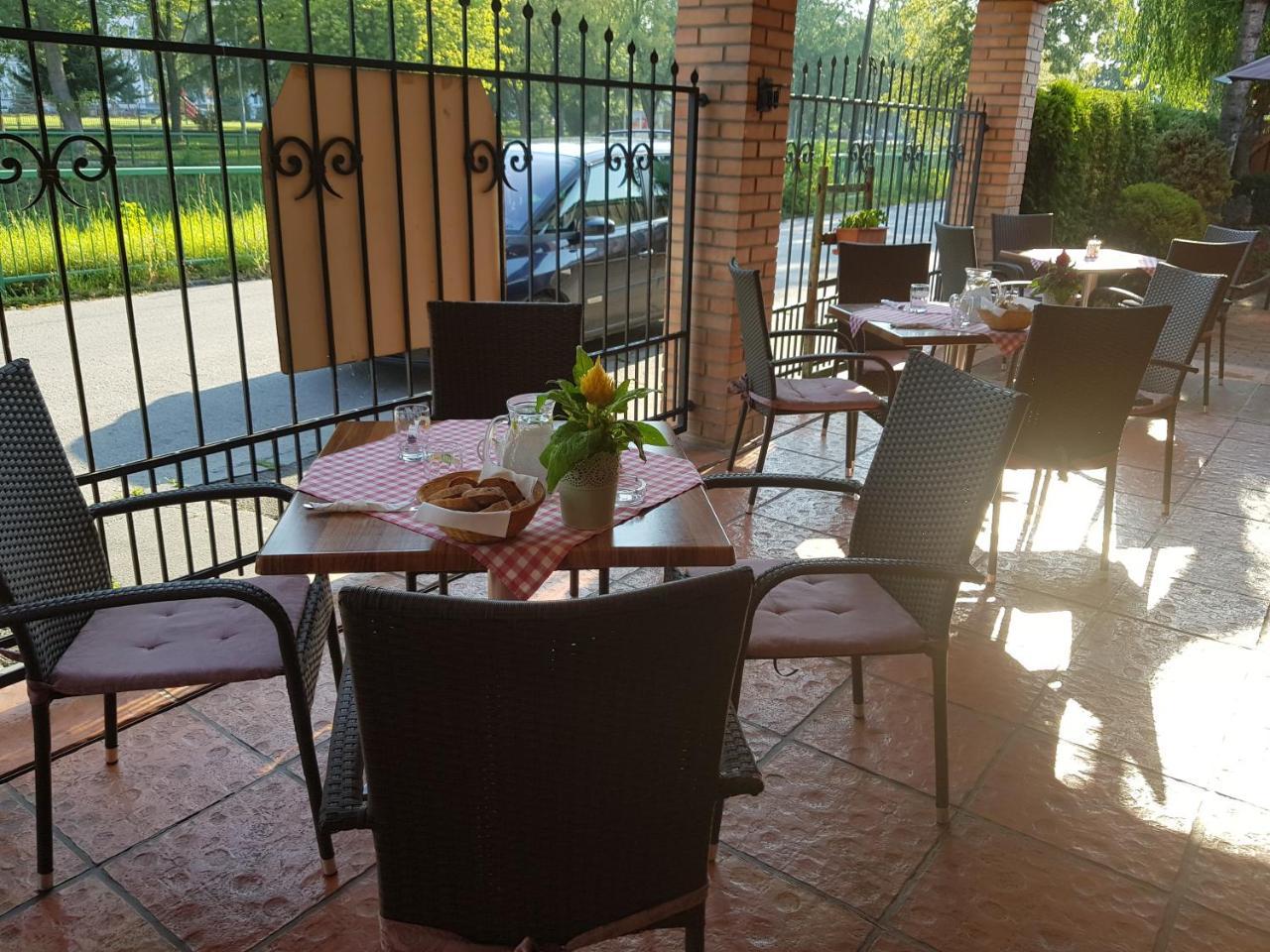 Sabbia Ristorante - Restauracia A Ubytovanie Prievidza Exteriér fotografie